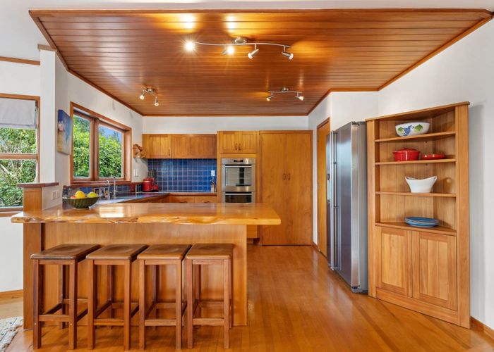  at 9 Agathis Ave, Mairangi Bay, North Shore City