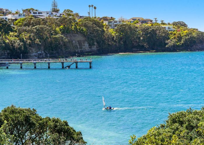  at 17 Bournemouth Terrace, Murrays Bay, Auckland