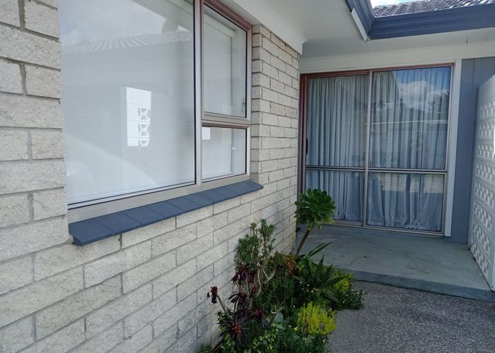  at 2/8 Tatua Place, Conifer Grove, Takanini