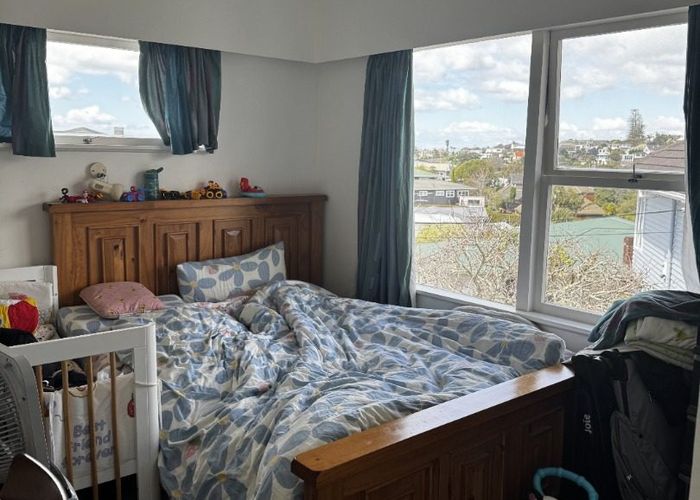  at 15A Bevyn St, Castor Bay, North Shore City, Auckland