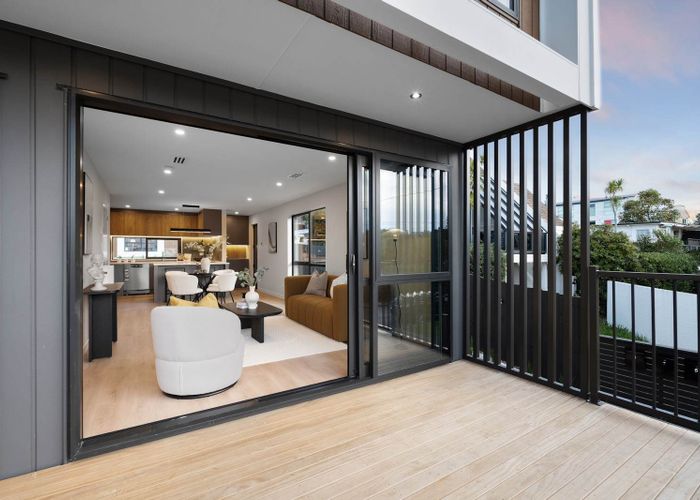  at 32 Beulah Avenue, Rothesay Bay, North Shore City, Auckland