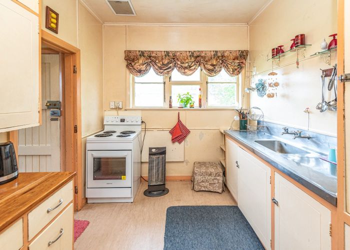  at 2 White Street, Whanganui East, Whanganui