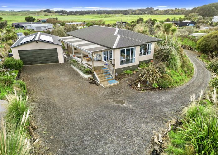  at 24 Strathnaver Glen, Waikawa Beach, Manakau