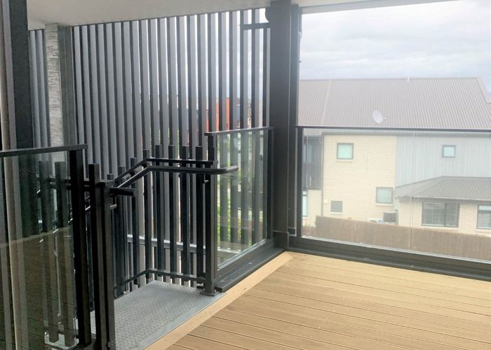  at 5/2 Sioux Road, Hobsonville, Waitakere City, Auckland
