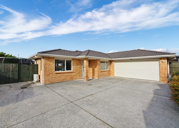  at 106C Simpson Road, Henderson Valley, Auckland