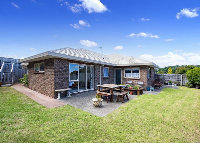  at 10 Leanne Way, Waikanae Beach, Waikanae