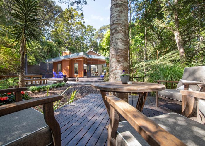  at 65 Kauri Point Road, Laingholm, Auckland