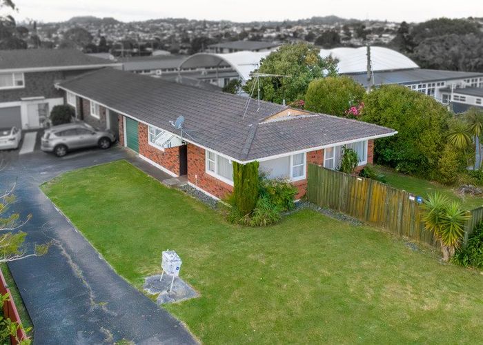  at 1/383 Hillsborough Road, Mount Roskill, Auckland