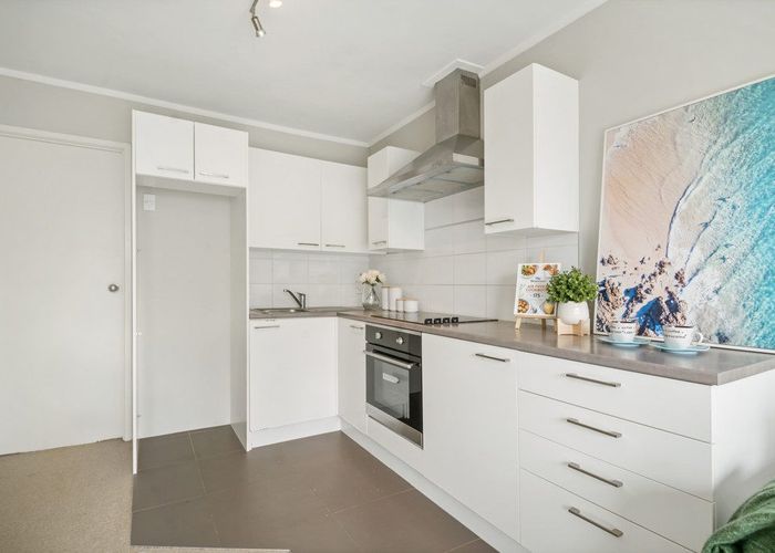  at 2/40 Rutland Road, Mount Wellington, Auckland