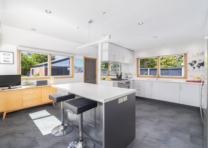  at 21 Desmond Street, Fendalton, Christchurch City, Canterbury