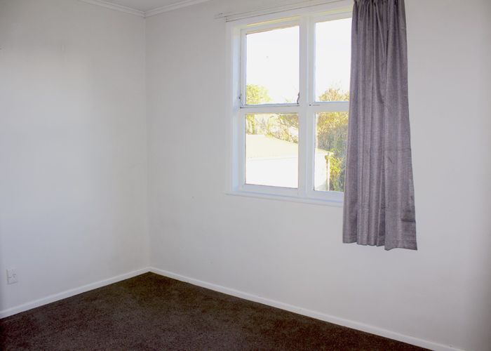  at 16 Tonkin Drive, Sunnynook, North Shore City, Auckland