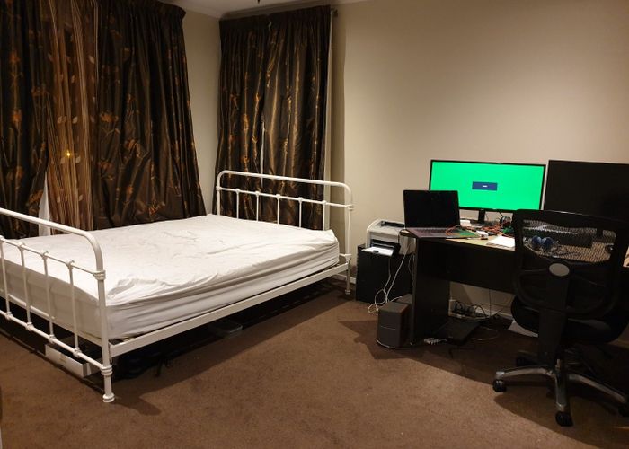  at 86 San Marino Drive West, Henderson, Waitakere City, Auckland