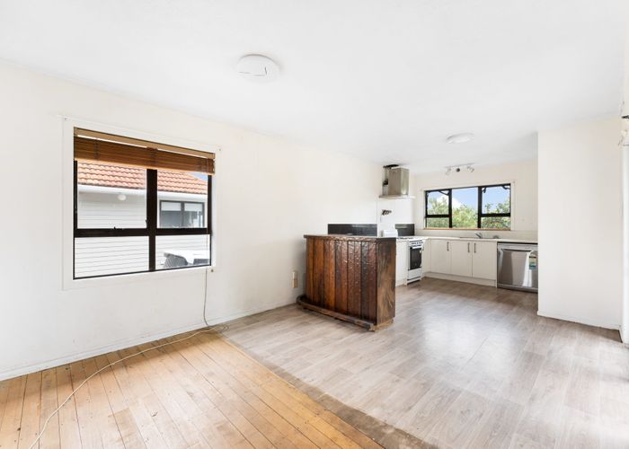  at 17 Kirrie Avenue, Te Atatu South, Waitakere City, Auckland