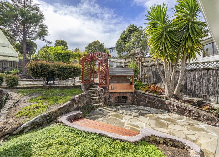  at 17 Louise Place, Browns Bay, North Shore City, Auckland