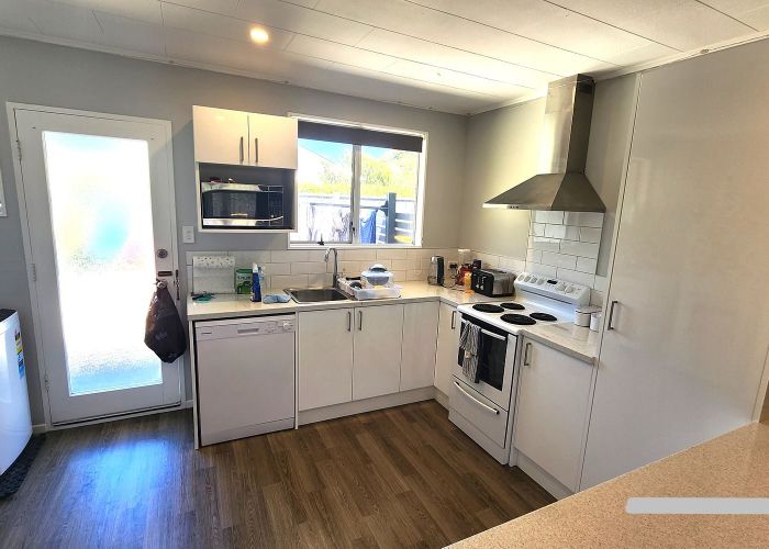  at 80C Airlie Road, Plimmerton, Porirua, Wellington