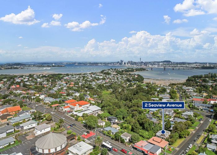  at 2 Seaview Avenue, Northcote, Auckland