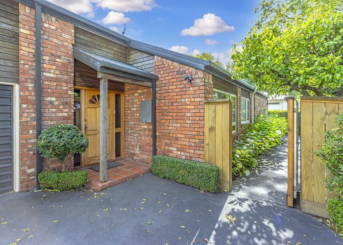  at 2/43 Dee Street, St Albans, Christchurch