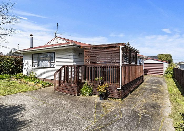  at 39 McAnnalley Street, Manurewa East, Auckland
