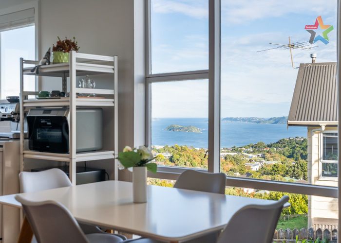 at 2/21 OAKLEIGH ST, Maungaraki, Lower Hutt