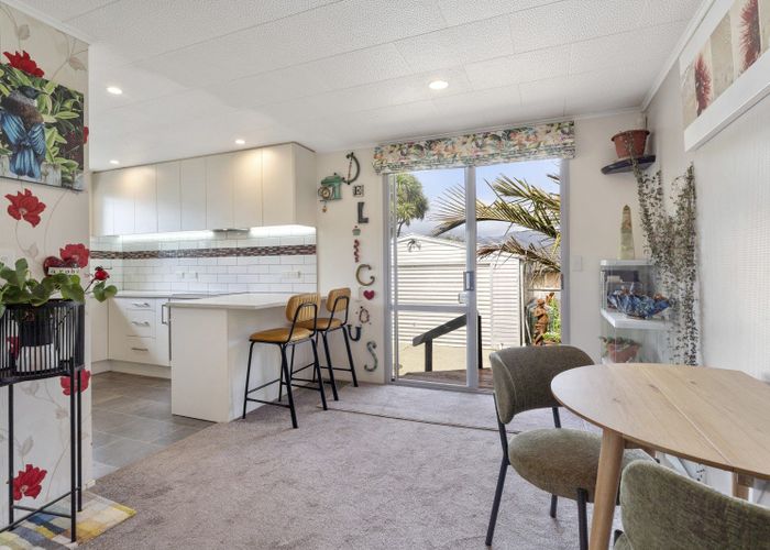  at 6 Robert Grove, Paraparaumu, Kapiti Coast, Wellington