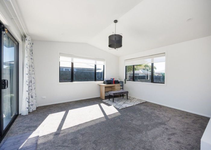  at 6 Ivy Lane, Kelvin Grove, Palmerston North, Manawatu / Whanganui
