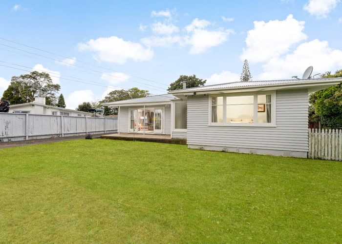  at 9 Abel Tasman Avenue, Henderson, Auckland