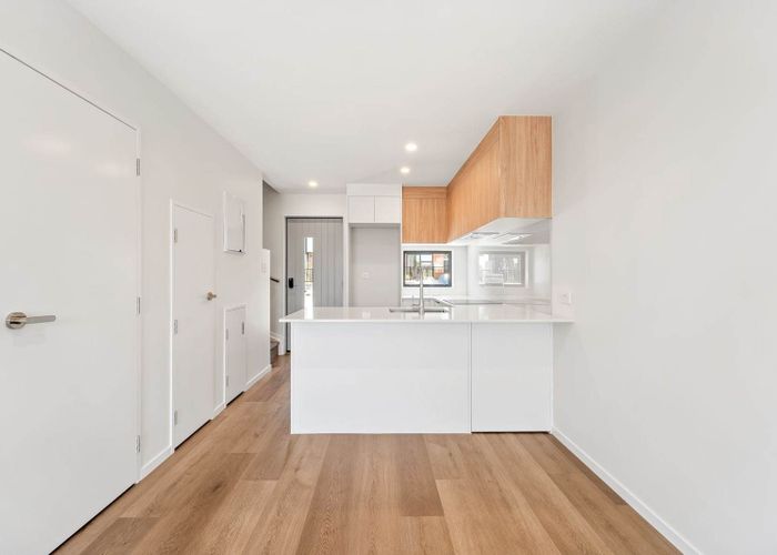  at 82 Selo Street, Glen Eden, Auckland