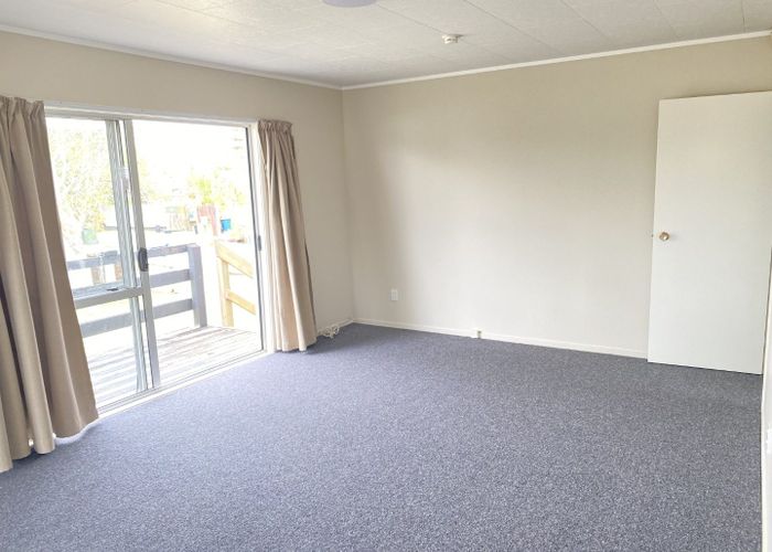  at 38 Silverstone Place, Henderson, Waitakere City, Auckland