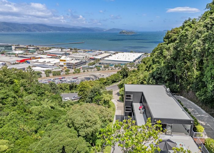  at 18 Korokoro Road, Korokoro, Lower Hutt, Wellington