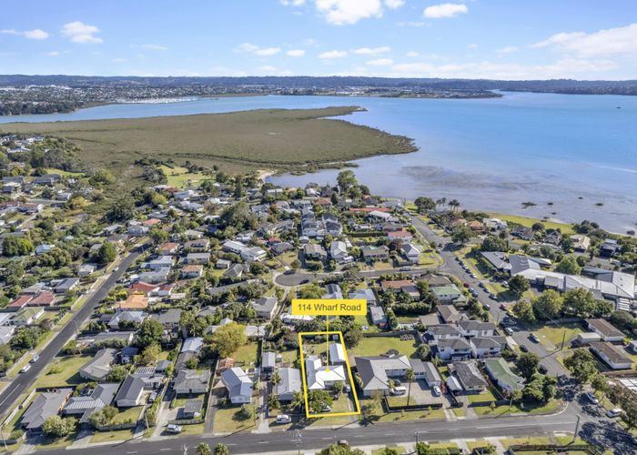  at 114 Wharf Road, Te Atatu Peninsula, Waitakere City, Auckland