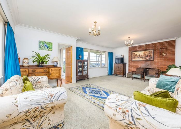  at 54 Raleigh Road, Northcote, Auckland