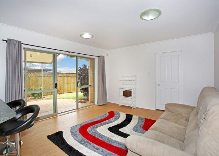  at 6 Cottesmore Place, Huntington Park, Manukau City, Auckland