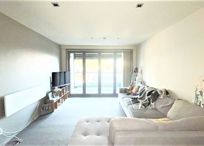  at 2/10 Uxbridge Road, Howick, Manukau City, Auckland