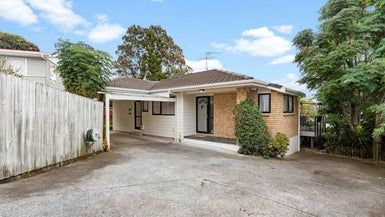  at 1/99 Bruce Road, Glenfield, Auckland
