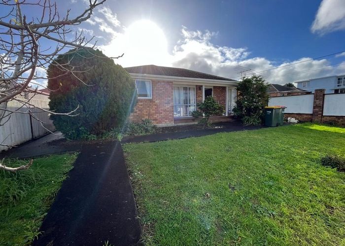  at 2/43 Karaka Street, Takapuna, Auckland