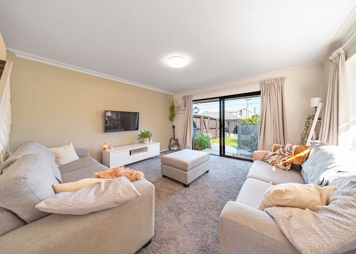  at 2/35 New Brighton Road, Shirley, Christchurch City, Canterbury