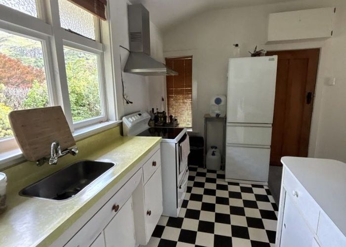  at 2 Ocean View Terrace, Sumner, Christchurch City, Canterbury