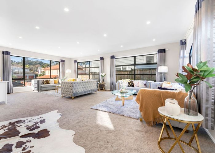  at 18 Shelby Lane, Flat Bush, Auckland