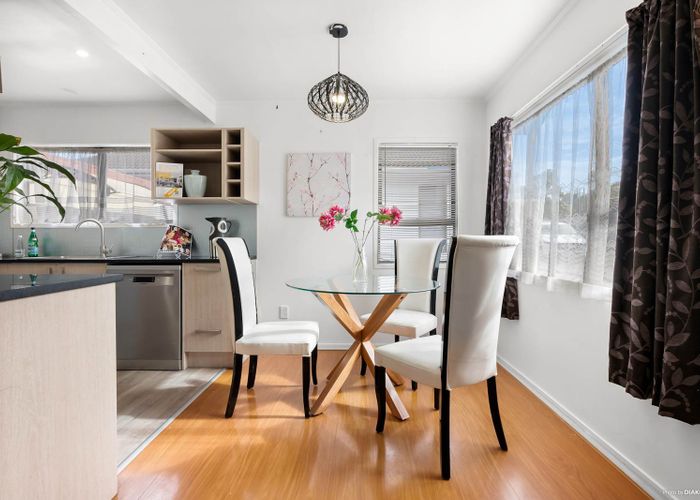  at 1/21 Rapallo Place, Farm Cove, Auckland