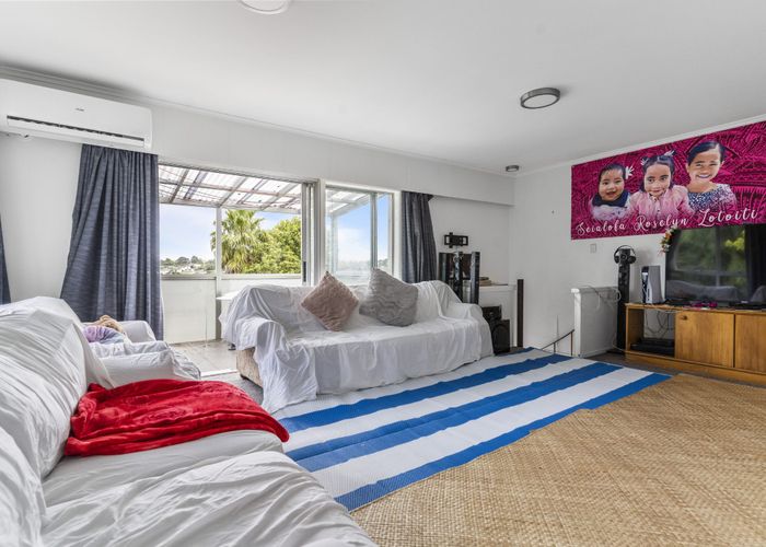  at 22 Redwood Drive, Massey, Auckland