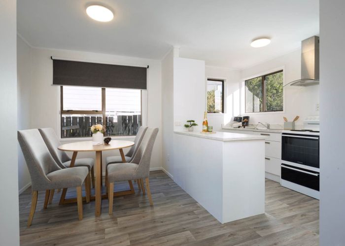  at 124 Solar Road, Glen Eden, Waitakere City, Auckland