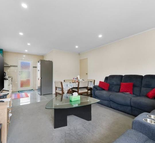  at 2/6 King Street, Papatoetoe, Manukau City, Auckland