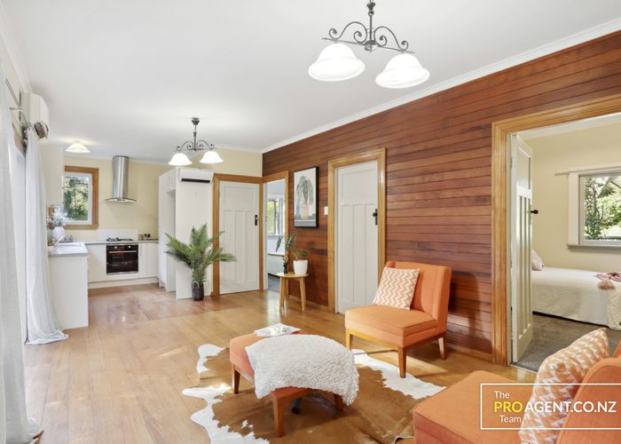  at 38 Western Road, Laingholm, Waitakere City, Auckland