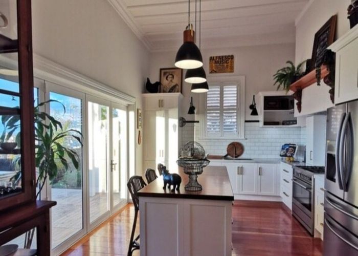  at 4 Seaview Terrace, Bluff Hill, Napier