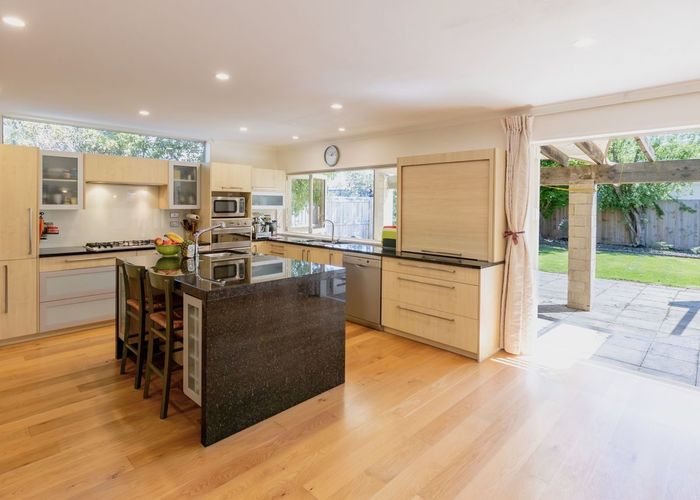  at 40 St Andrews Square, Strowan, Christchurch