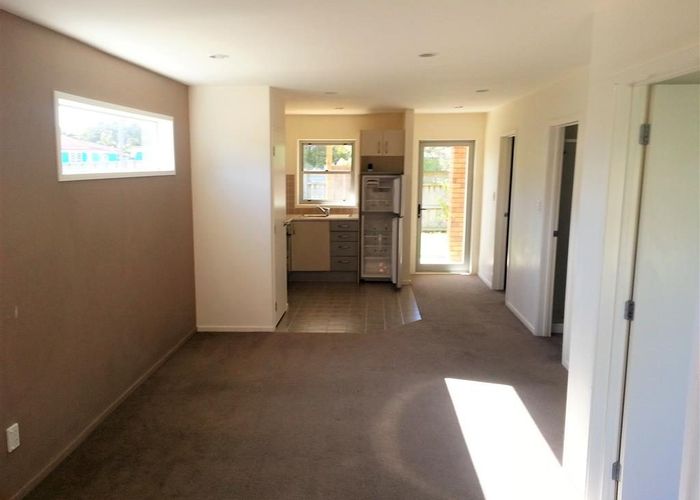  at 33A Kenderdine Road, Papatoetoe, Manukau City, Auckland