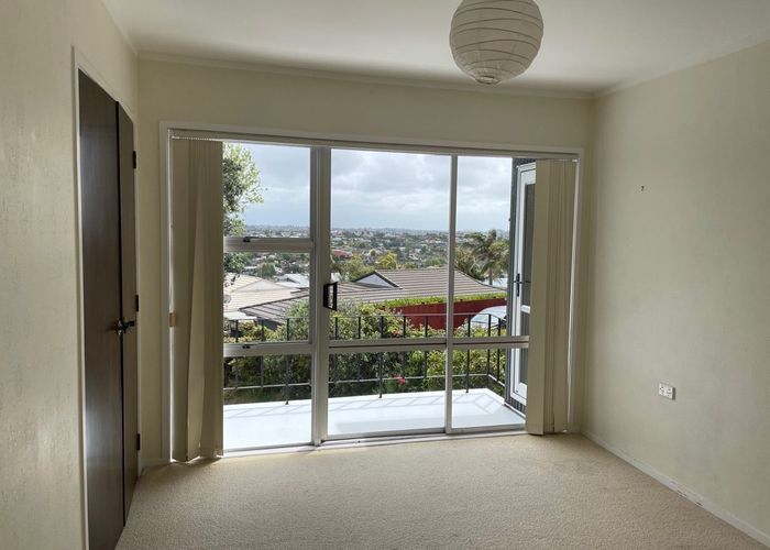  at 1/37 Shanaway Rise, Hillcrest, North Shore City, Auckland