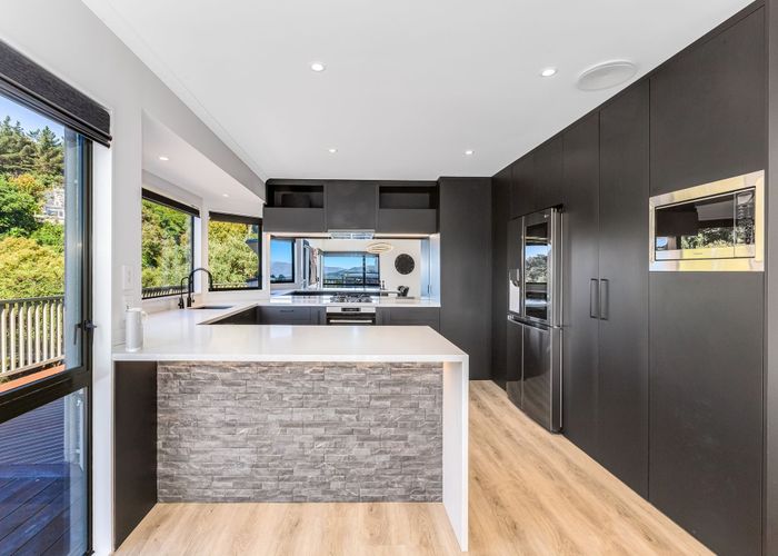  at 8 Glengavel Grove, Papakowhai, Porirua, Wellington