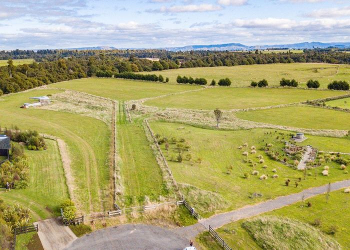  at 8 Horopito Heights, Horopito