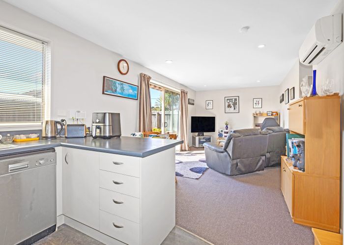  at 1/160 Breezes Road, Wainoni, Christchurch City, Canterbury